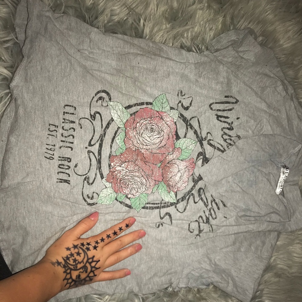 vintage design, low cut shirt